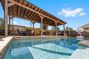 Houston Staycation Heated Pool Theater Room Family